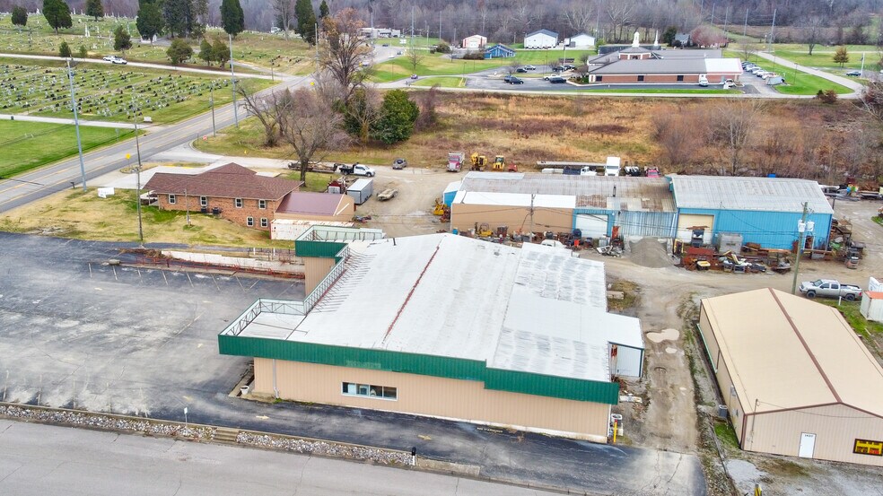 More Photos Of 2015 Payne st, Tell City Light Distribution For Sale