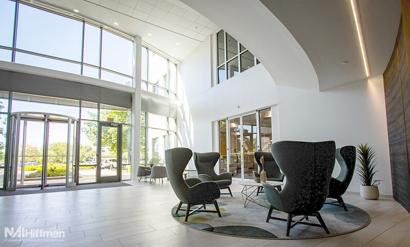 More Photos Of 535 E Diehl Rd, Naperville Office For Lease