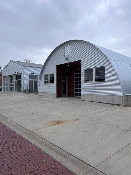 More Photos Of 839-841 Pennsylvania St, Lawrence Warehouse For Sale