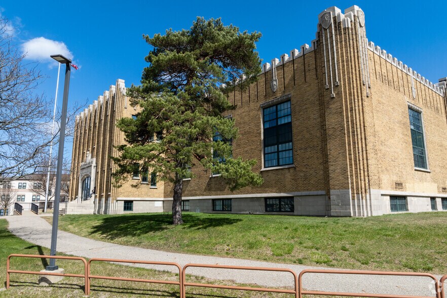 More Photos Of 115 West St, Battle Creek Apartments For Sale