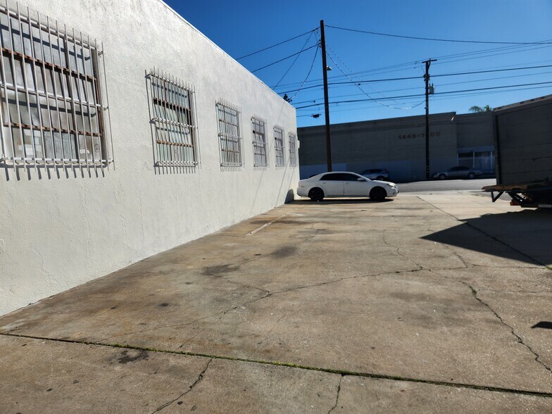 More Photos Of 1451 W 135th St, Gardena Warehouse For Lease