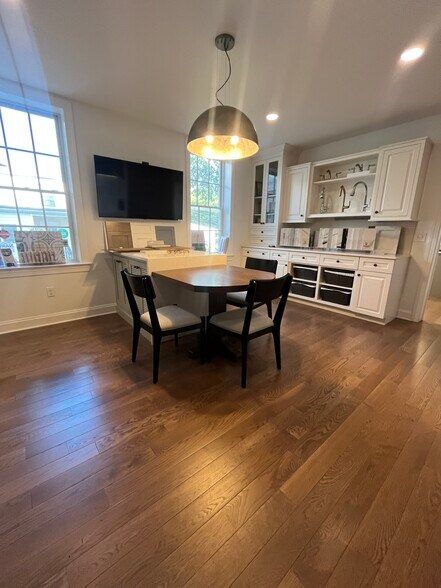 More Photos Of 331 W Miner St, West Chester Office For Lease