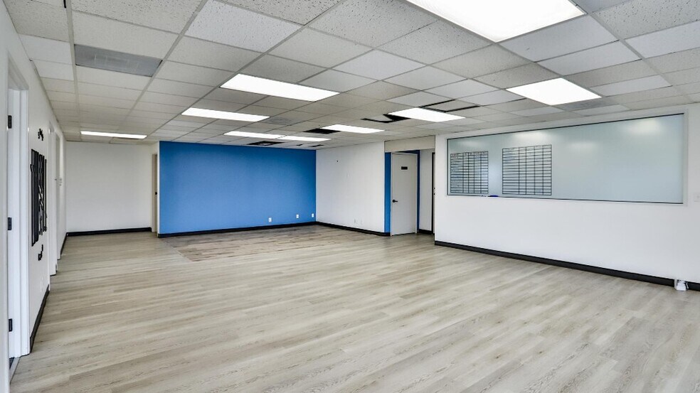 More Photos Of 151 Kalmus Dr, Costa Mesa Office Residential For Lease