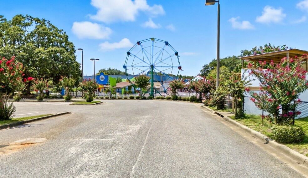 More Photos Of 6709 Pensacola Blvd, Pensacola Amusement Park For Sale
