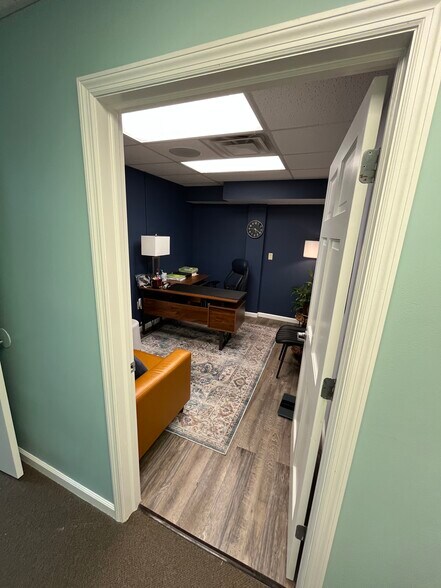 More Photos Of 8940 Kingsridge Dr, Centerville Medical For Sale