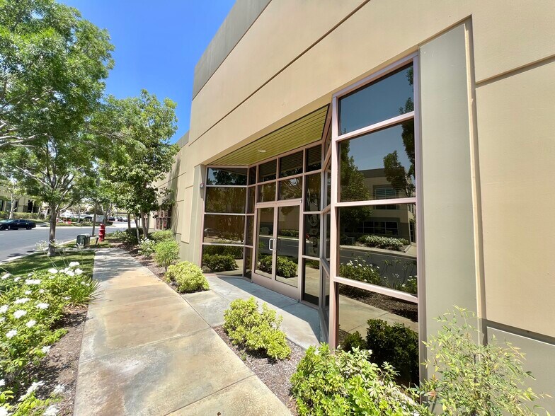 More Photos Of 26465 Summit Cir, Santa Clarita Warehouse For Lease
