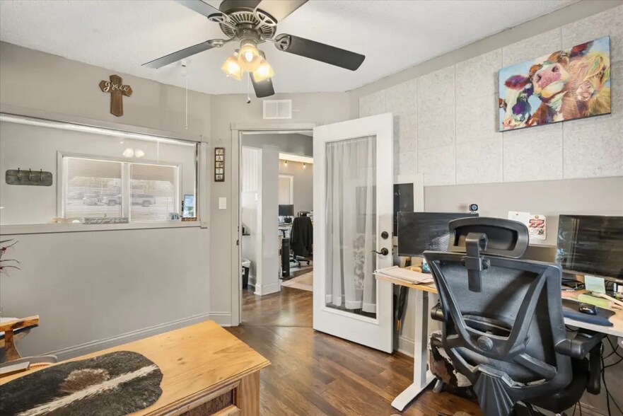 More Photos Of 4400 E Hwy 377, Granbury Office For Sale