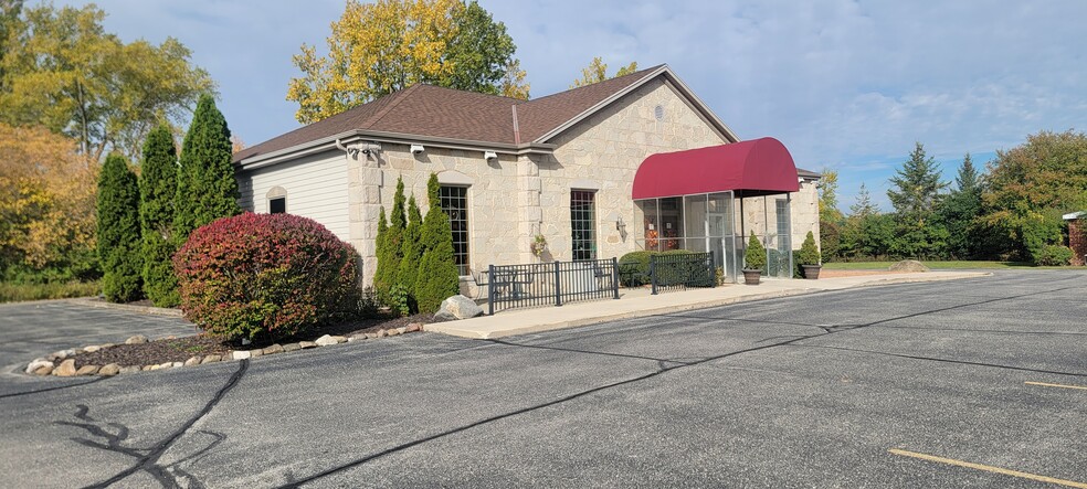 Primary Photo Of 151 N Progress Dr, Saukville Restaurant For Sale