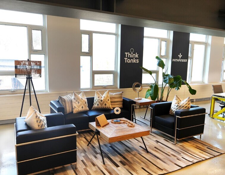 More Photos Of 550 Bayview Ave, Toronto Office For Lease
