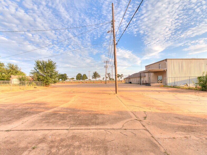 More Photos Of 809 SW 4th St, Moore Religious Facility For Sale
