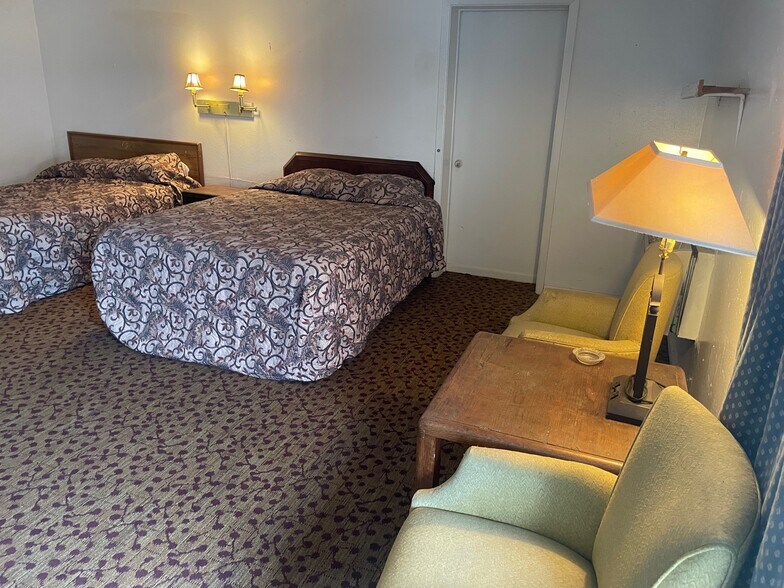 More Photos Of 711 Pasadena Fwy, Pasadena Hotel For Sale
