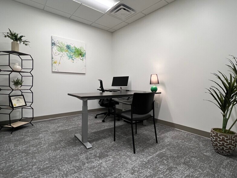 More Photos Of 214 Overlook Cir, Brentwood Office For Sale