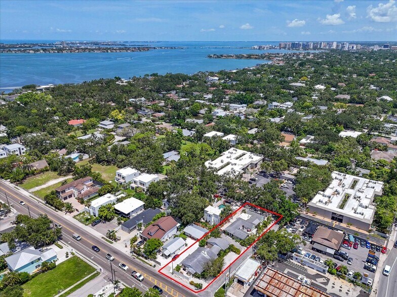 More Photos Of 1760 Wisconsin Ln, Sarasota Multifamily For Sale