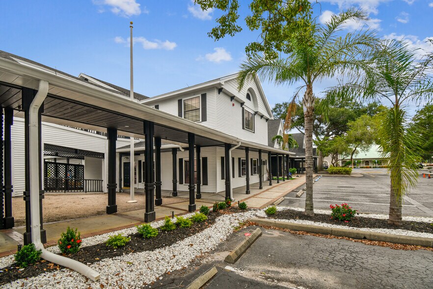 More Photos Of 300 E Bay Dr, Largo Office For Lease