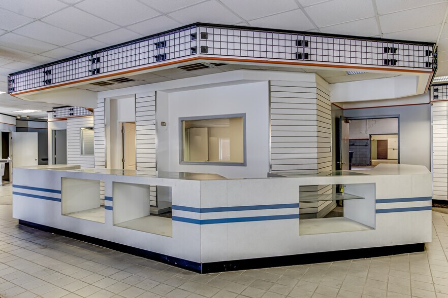 More Photos Of 551 Ellis St, Augusta Auto Dealership For Lease