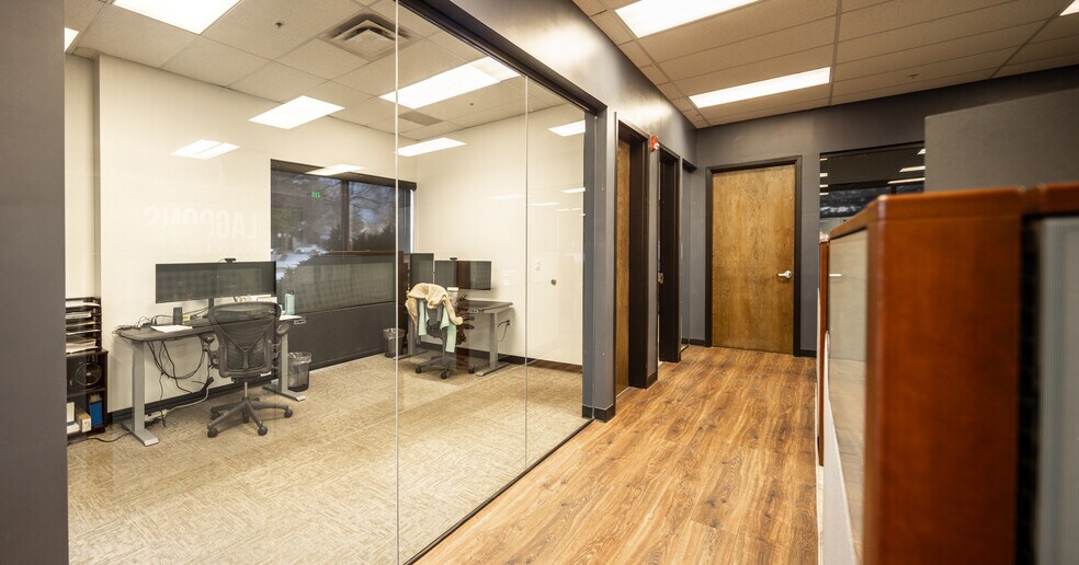 More Photos Of 6586 S Kenton St, Centennial Showroom For Lease