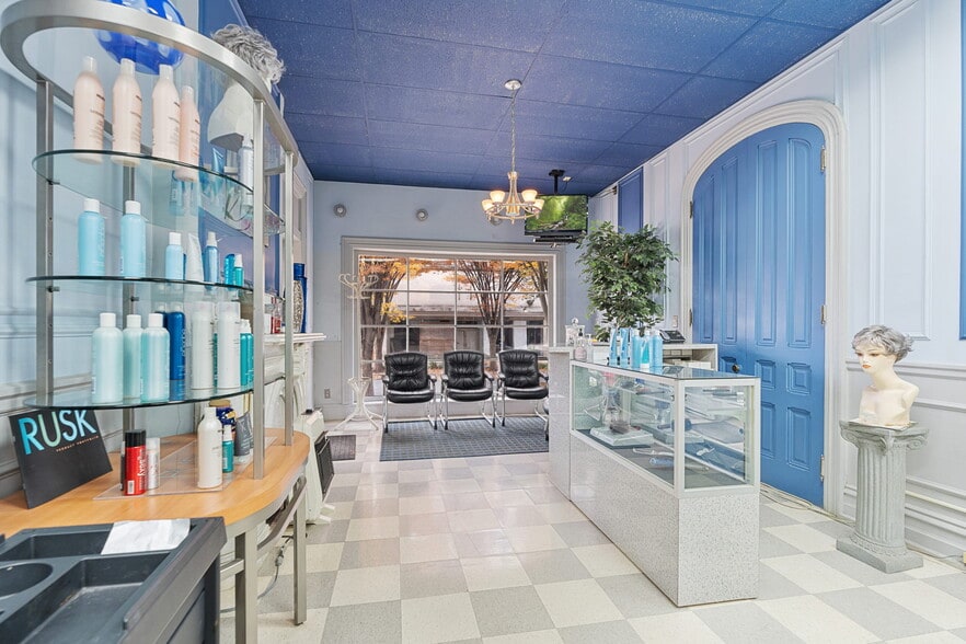 More Photos Of 962 W Hamilton St, Allentown Storefront Retail Residential For Lease