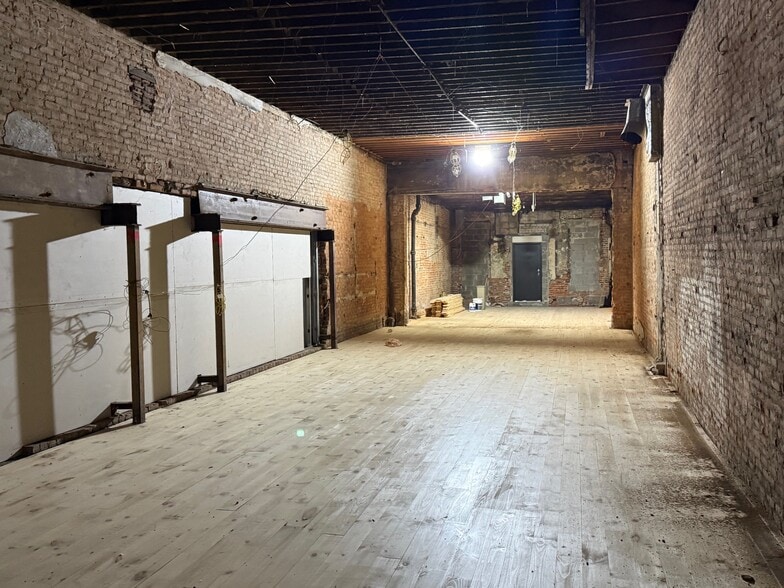 More Photos Of 83 N Saginaw St, Pontiac Office For Sale