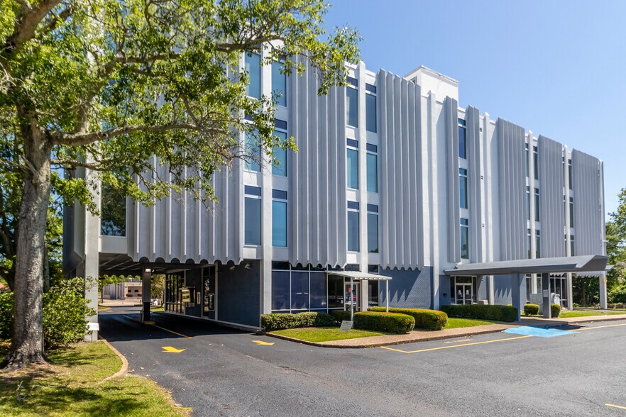 More Photos Of 1126 Jackson Ave, Pascagoula Office For Sale