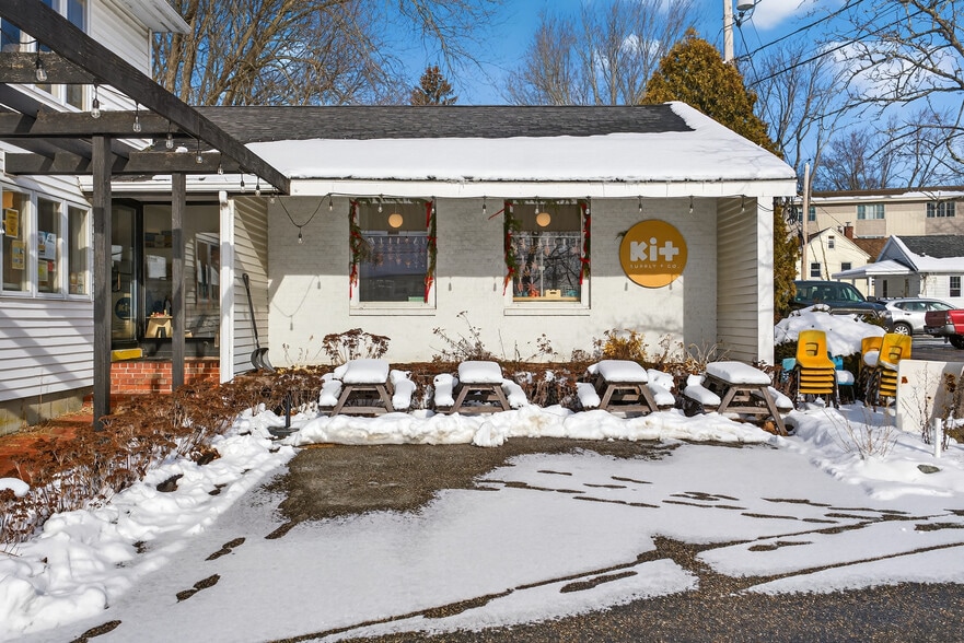 More Photos Of 10 Walker St, Kittery Loft Creative Space For Lease