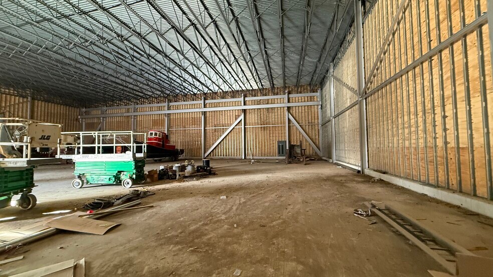 More Photos Of 2651 PA-412, Coopersburg Warehouse For Lease