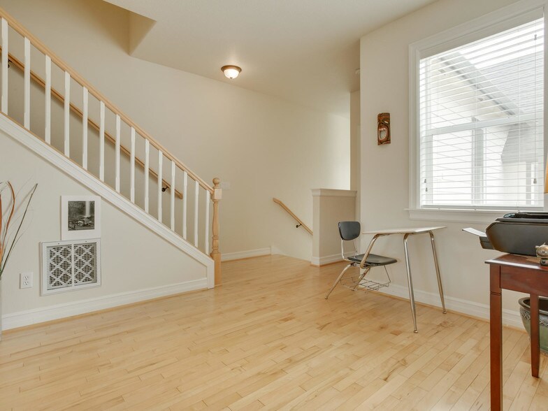 More Photos Of 1647 NE Market Dr, Fairview Apartments For Sale