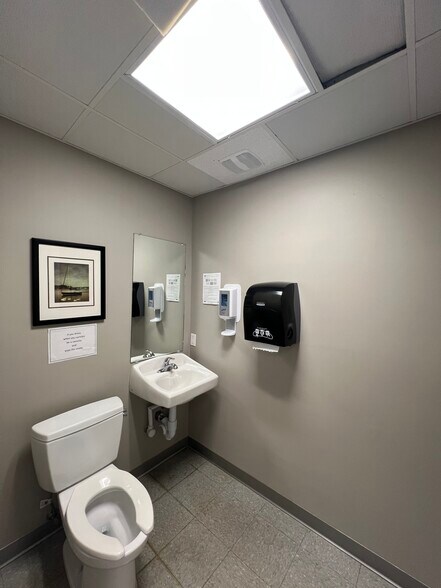 More Photos Of 810 E Craig St, Atmore Medical For Sale