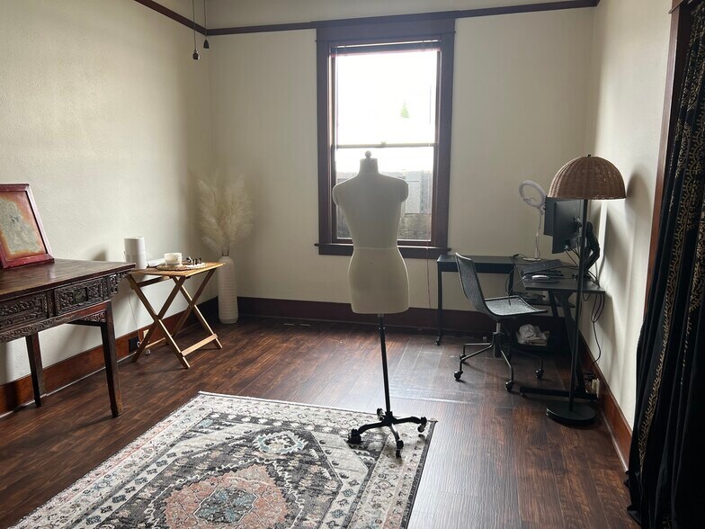 More Photos Of 103 E Lemon Ave, Monrovia Storefront Retail Office For Lease