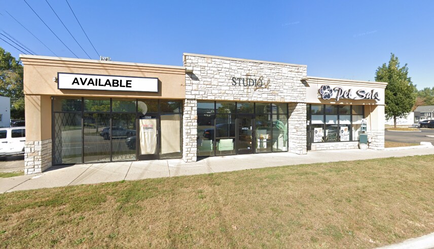 Primary Photo Of 15556-15560 W Twelve Mile Rd, Southfield Freestanding For Lease