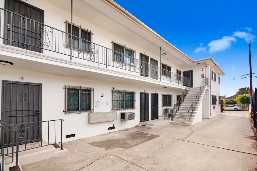 More Photos Of 811 W 97th St, Los Angeles Apartments For Sale