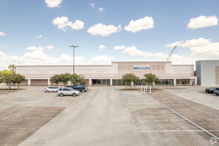 More Photos Of 4200 Pasadena Blvd, Pasadena Storefront For Lease