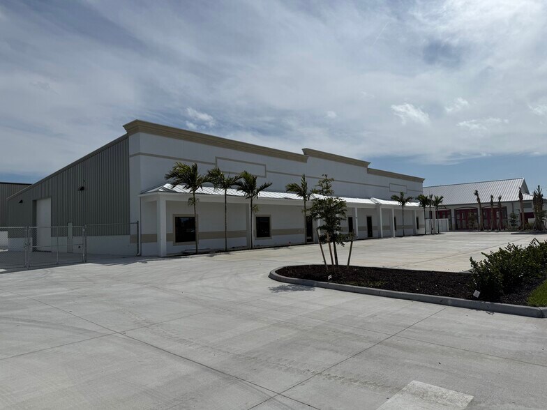 More Photos Of 669 Stonecrest Ln, Cape Coral Unknown For Lease