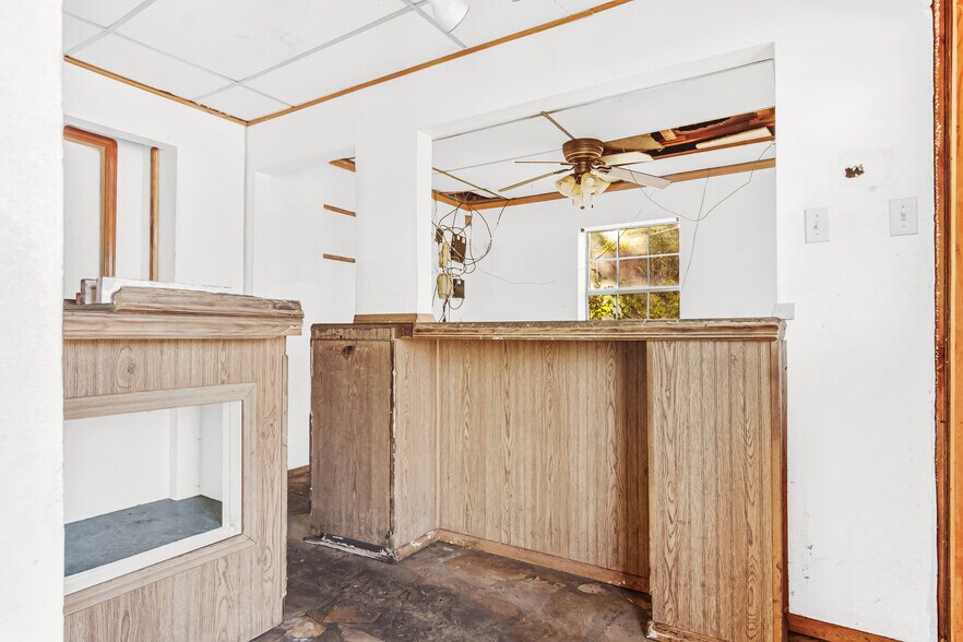 More Photos Of 11944 NE 23rd St, Choctaw Auto Repair For Sale