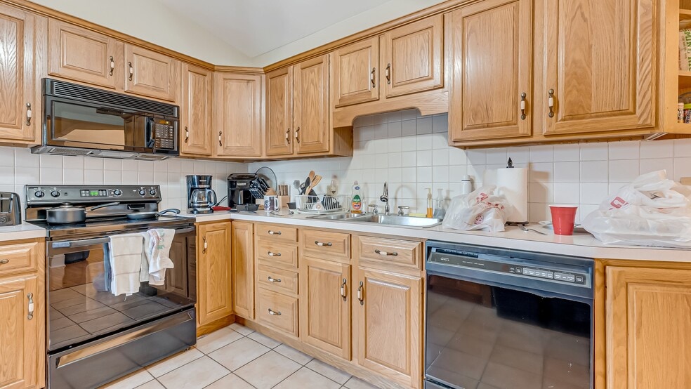 More Photos Of 207 W Broad St, Bethlehem Office For Sale