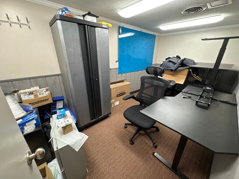 More Photos Of 707 Widewater Dr, Lafayette Industrial For Lease