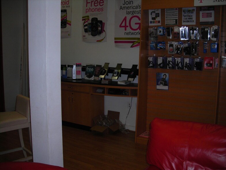 More Photos Of 4316 Markham St, Annandale Freestanding For Lease