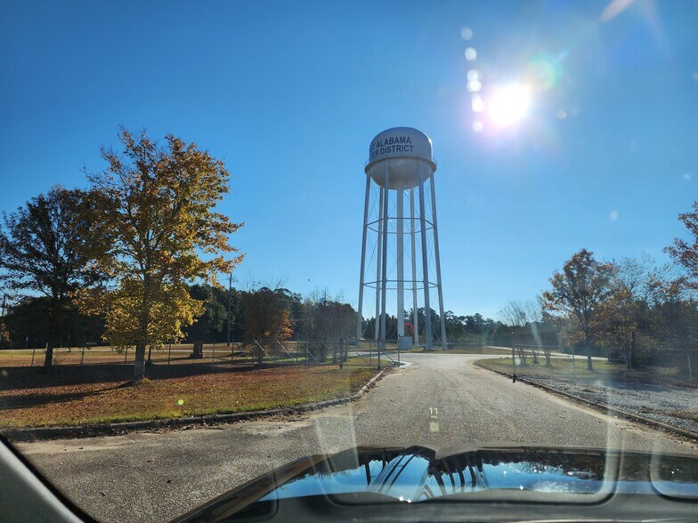 More Photos Of 401 Towel Ave, Valley Land For Sale