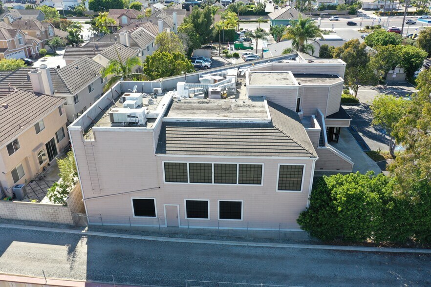 More Photos Of 20042 Beach Blvd, Huntington Beach Loft Creative Space For Sale