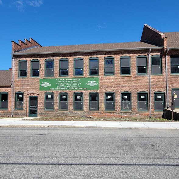 More Photos Of 32 Lake St, Winsted Restaurant For Lease