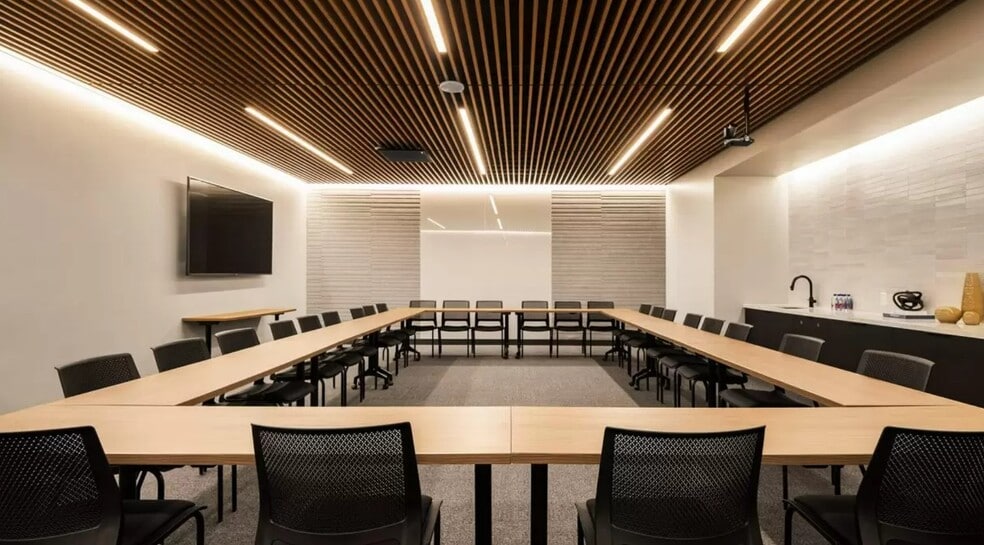 More Photos Of 6601 Center Dr W, Los Angeles Office For Lease