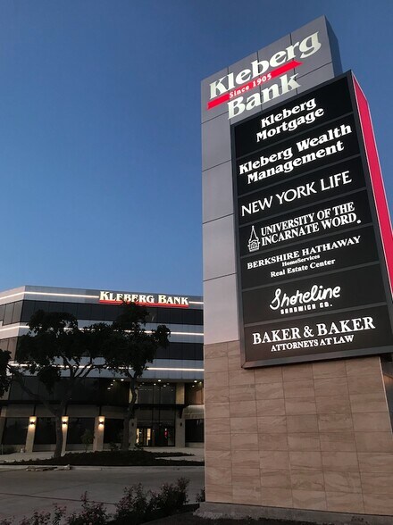 More Photos Of 5350 S Staples St, Corpus Christi Office For Lease