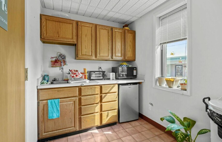 More Photos Of 41670 Courthouse Dr, Leonardtown Office For Sale