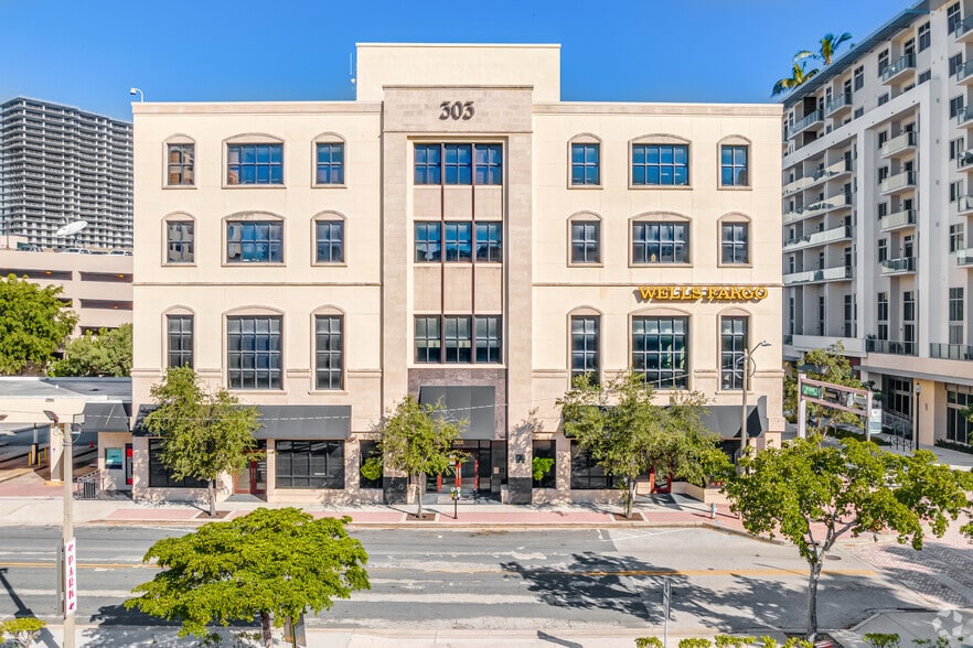 More Photos Of 303 Banyan Blvd, West Palm Beach Medical For Lease