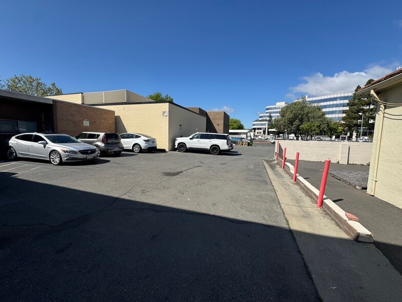 More Photos Of 1343 Locust St, Walnut Creek Office For Lease