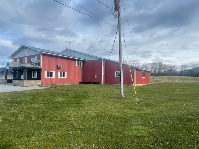 More Photos Of 628 South St, Hoosick Falls Specialty For Sale