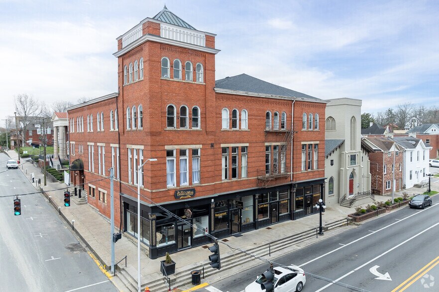 Primary Photo Of 101 S Main St, Winchester Restaurant For Lease