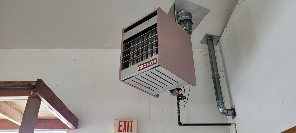 More Photos Of 1300 N Reed Station Rd, Carbondale Industrial For Sale