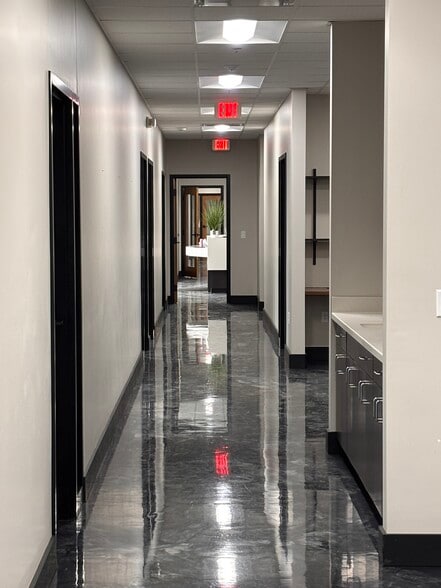 More Photos Of 18760 Johnson Dr, Shawnee Warehouse For Lease