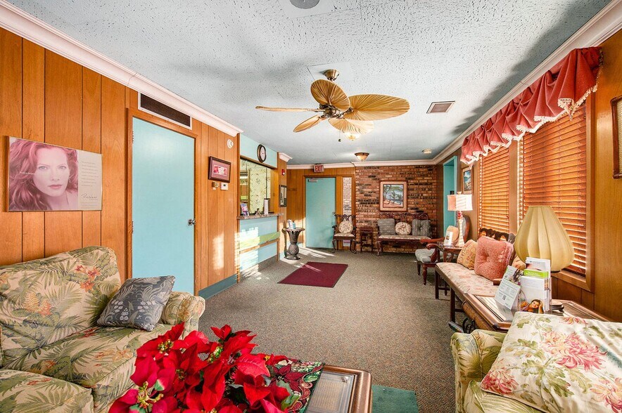 More Photos Of 1514 4th St, Jackson Healthcare For Sale