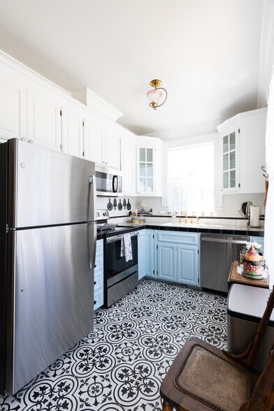 More Photos Of 11 E Main St, Winters Office Residential For Lease